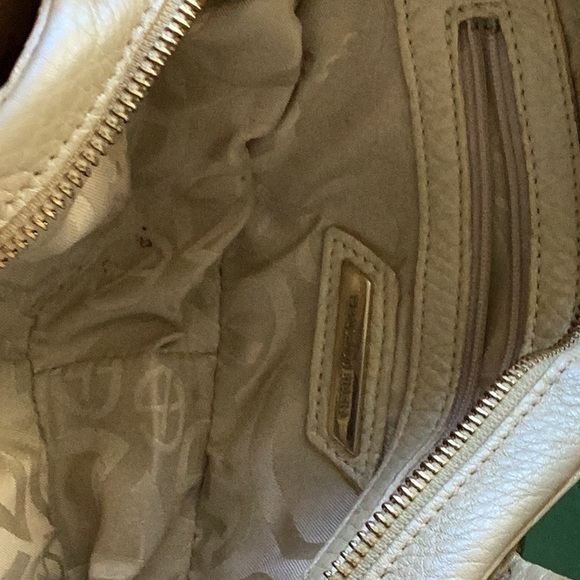 Francesco Biasia White Mini Bag with Textured Leather and Gold Hardware - Picture 5 of 8